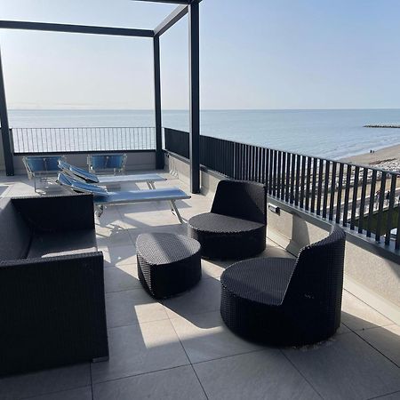 Nuovo Residence Serenissima Frontemare - Agenzia Cocal Каорле Экстерьер фото