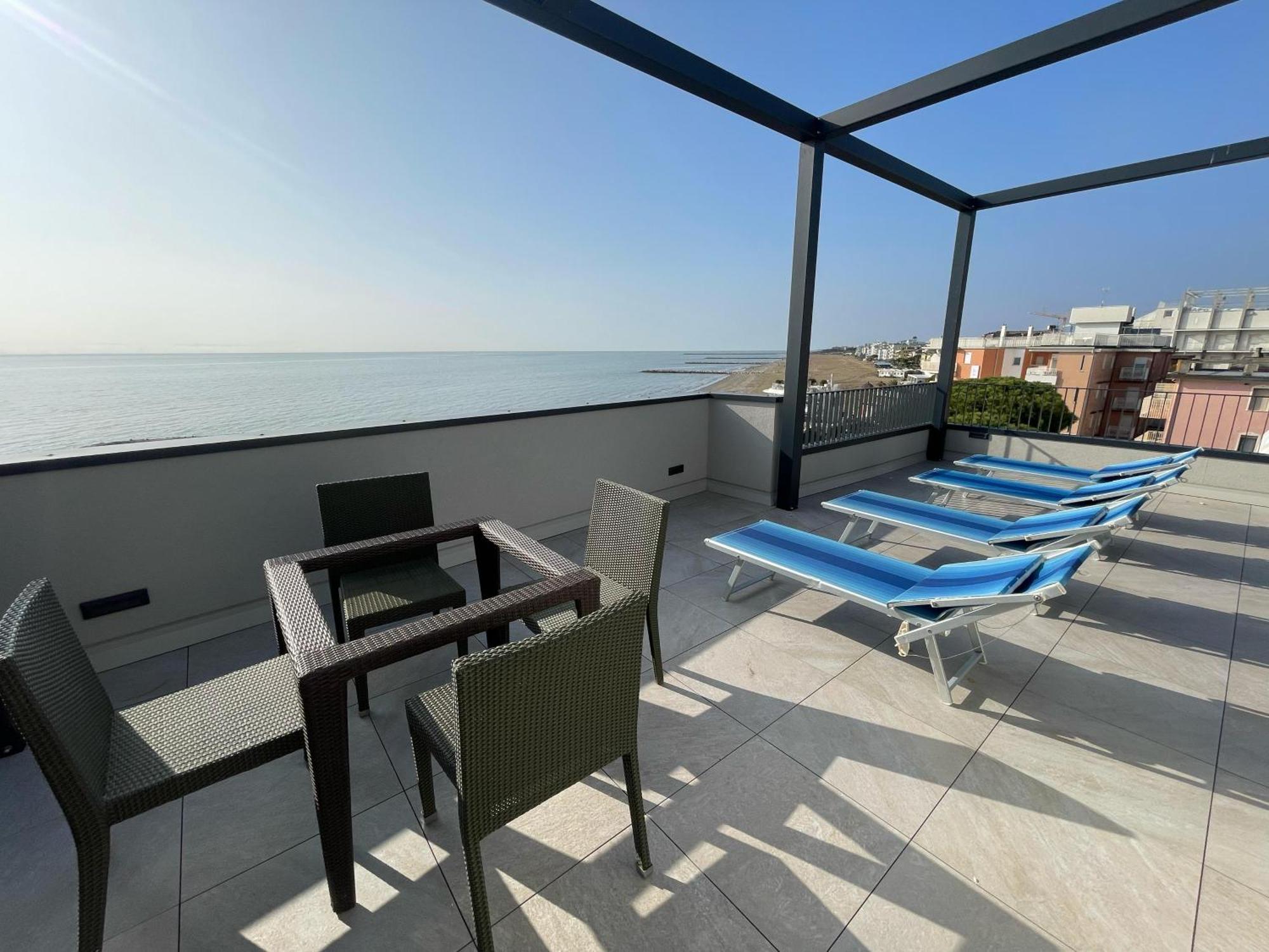 Nuovo Residence Serenissima Frontemare - Agenzia Cocal Каорле Экстерьер фото