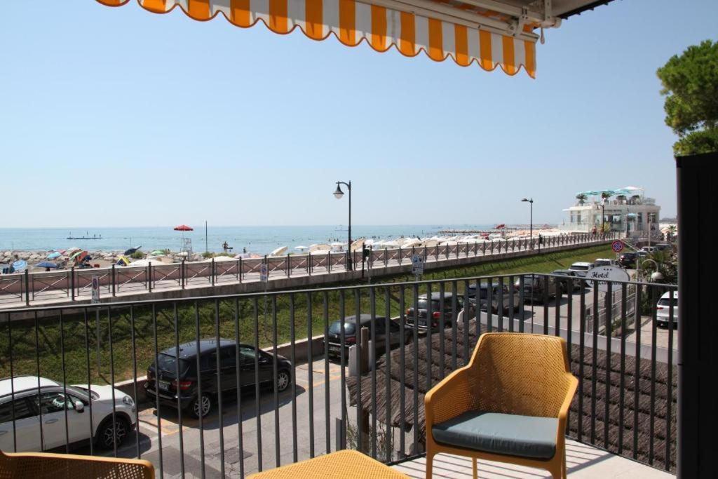 Nuovo Residence Serenissima Frontemare - Agenzia Cocal Каорле Экстерьер фото